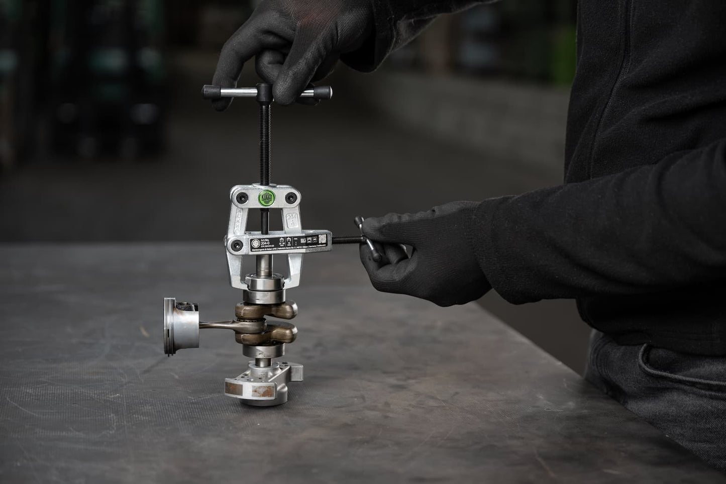 Kukko Lagerabzieher Cobra 204-02 (26–90 mm) mit Spannzwinge